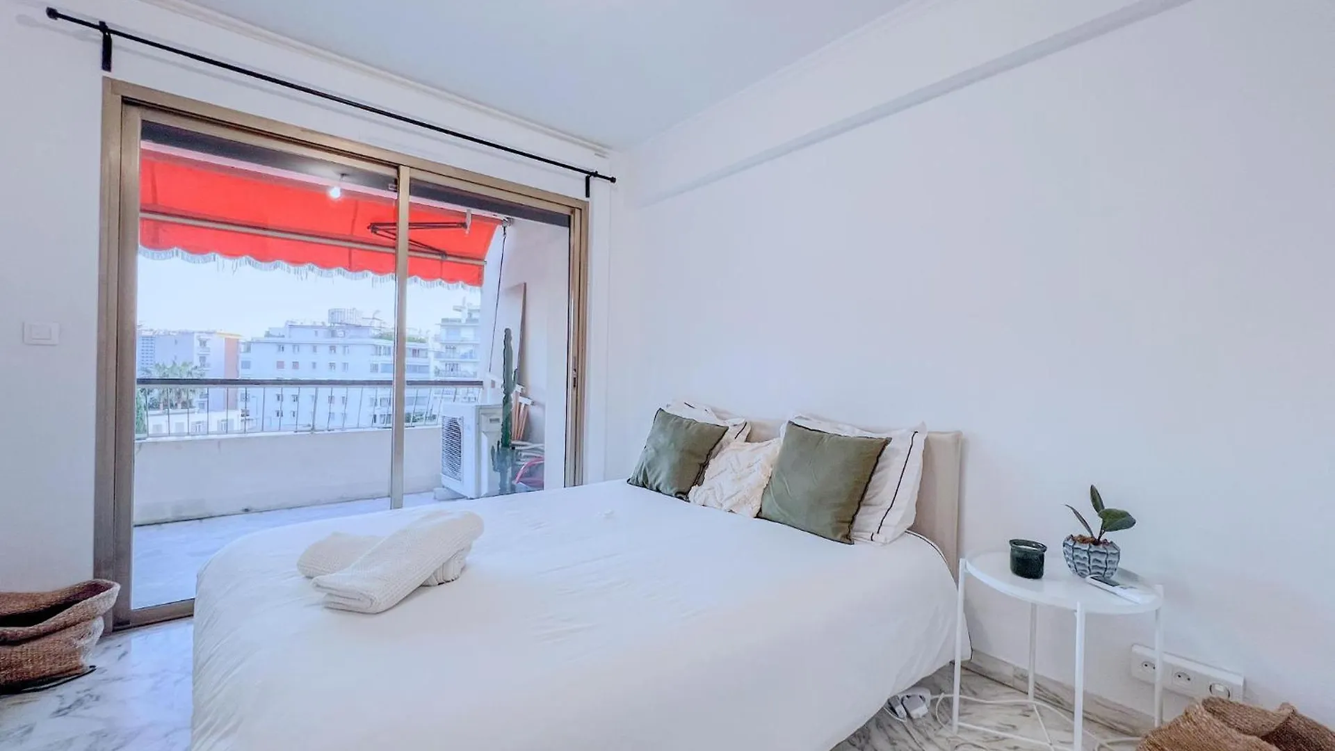 Bel Appartement Tres Bien Situe Cannes Croisette