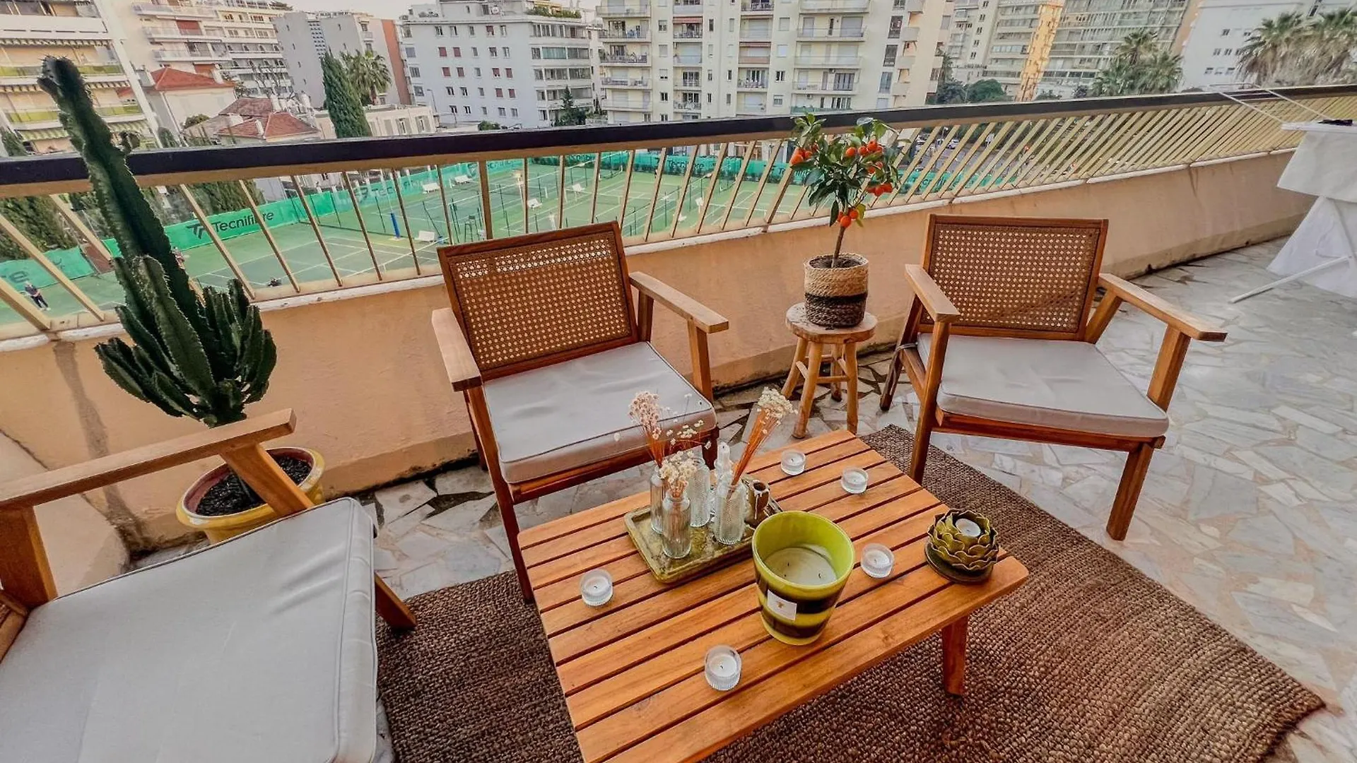 Bel Appartement Tres Bien Situe Cannes Croisette France